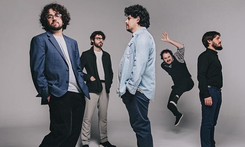 EQFM entrevista: A Olívia lança álbum com alma de quinta-feira, energia de palco e comenta turnê na Argentina