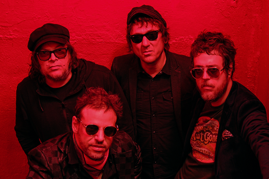 Beto Bruno quer reunir a Cachorro Grande com álbum novo: “vamos fazer um disco foda? Convido vocês, oficialmente”