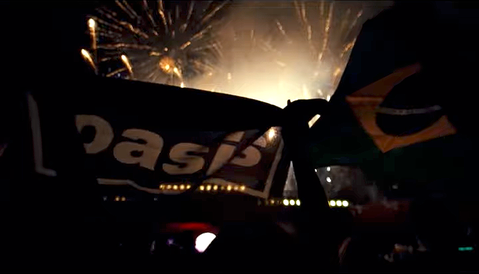 Bandeiras do Oasis e do Brasil no Morumbis