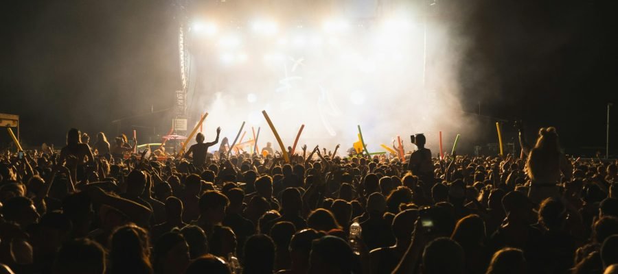 Setor de eventos dispara em 2025 e projeta ano recorde, impulsionado por gigantes operacionais