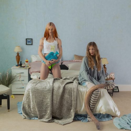 Do viral à perenidade: Wet Leg lança moisturizer, um álbum que abandona a zona de conforto e assume riscos com lirismo honesto e arranjos mais complexos
